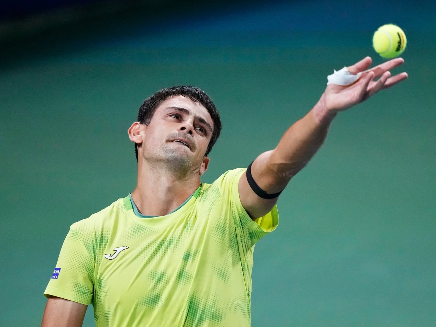 Cruce caliente en Nueva York: Navone y Etcheverry se sacan chispas en tercera ronda del US Open