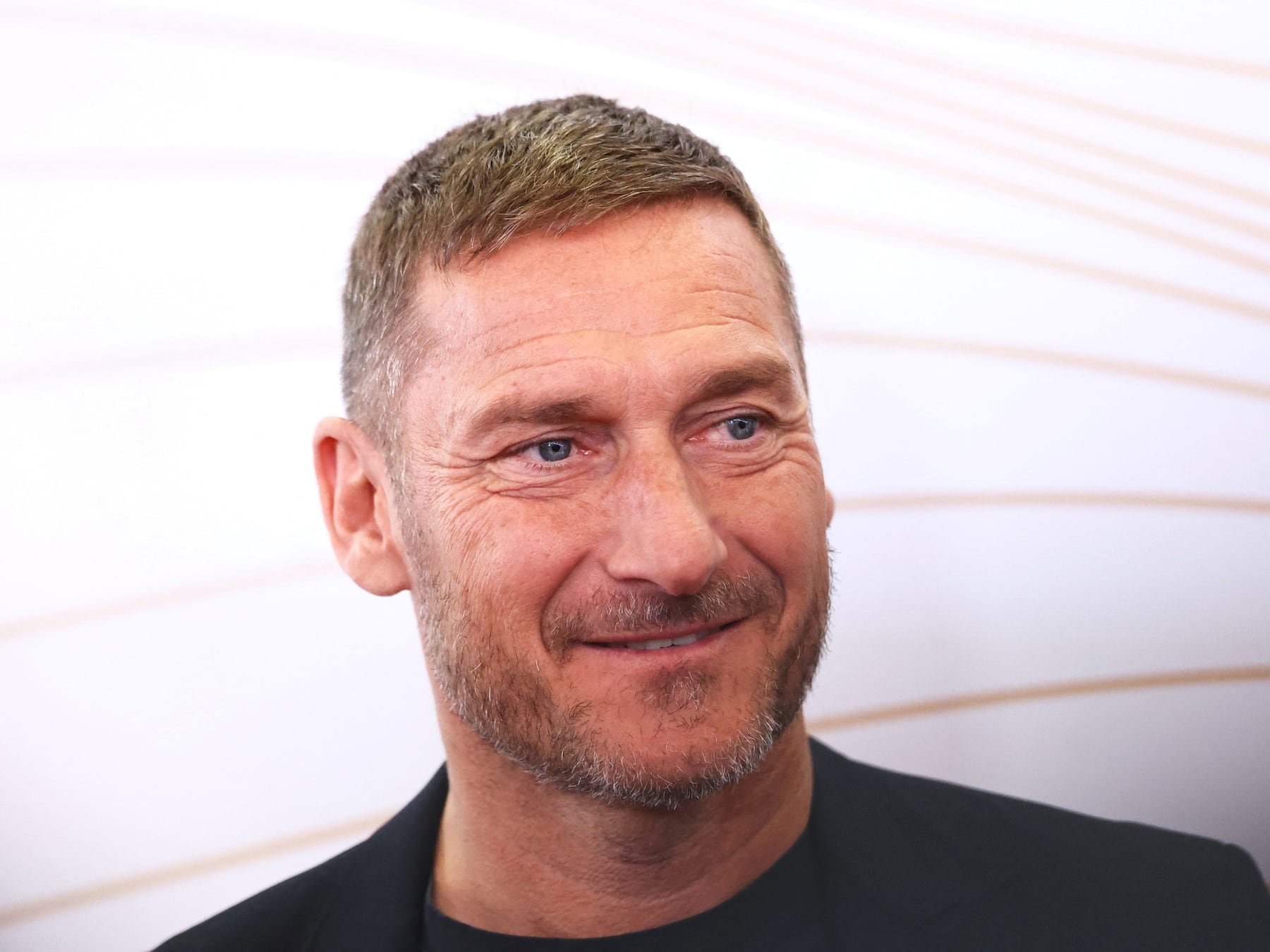 El Emperador se calza el buzo: Totti ahora empuja al básquet de Roma