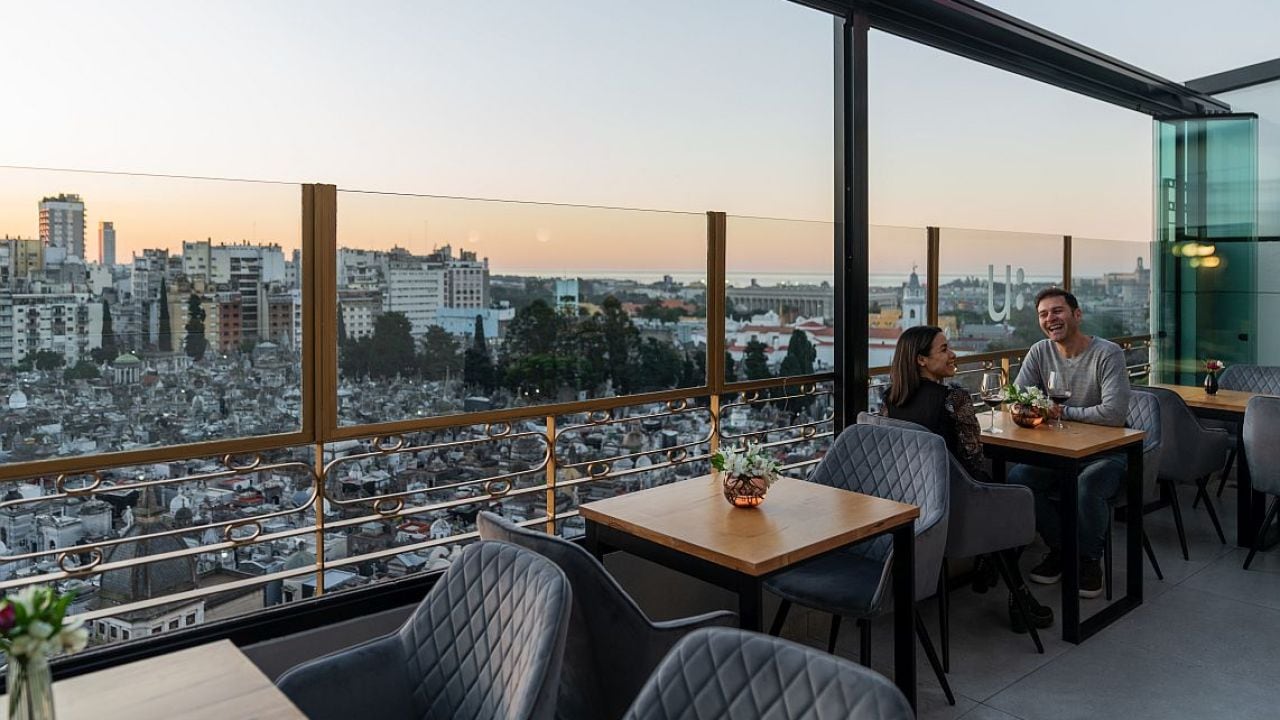 Una terraza con cúpula de cristal sobre Junín ofrece la única vista aérea abierta del Cementerio de Recoleta