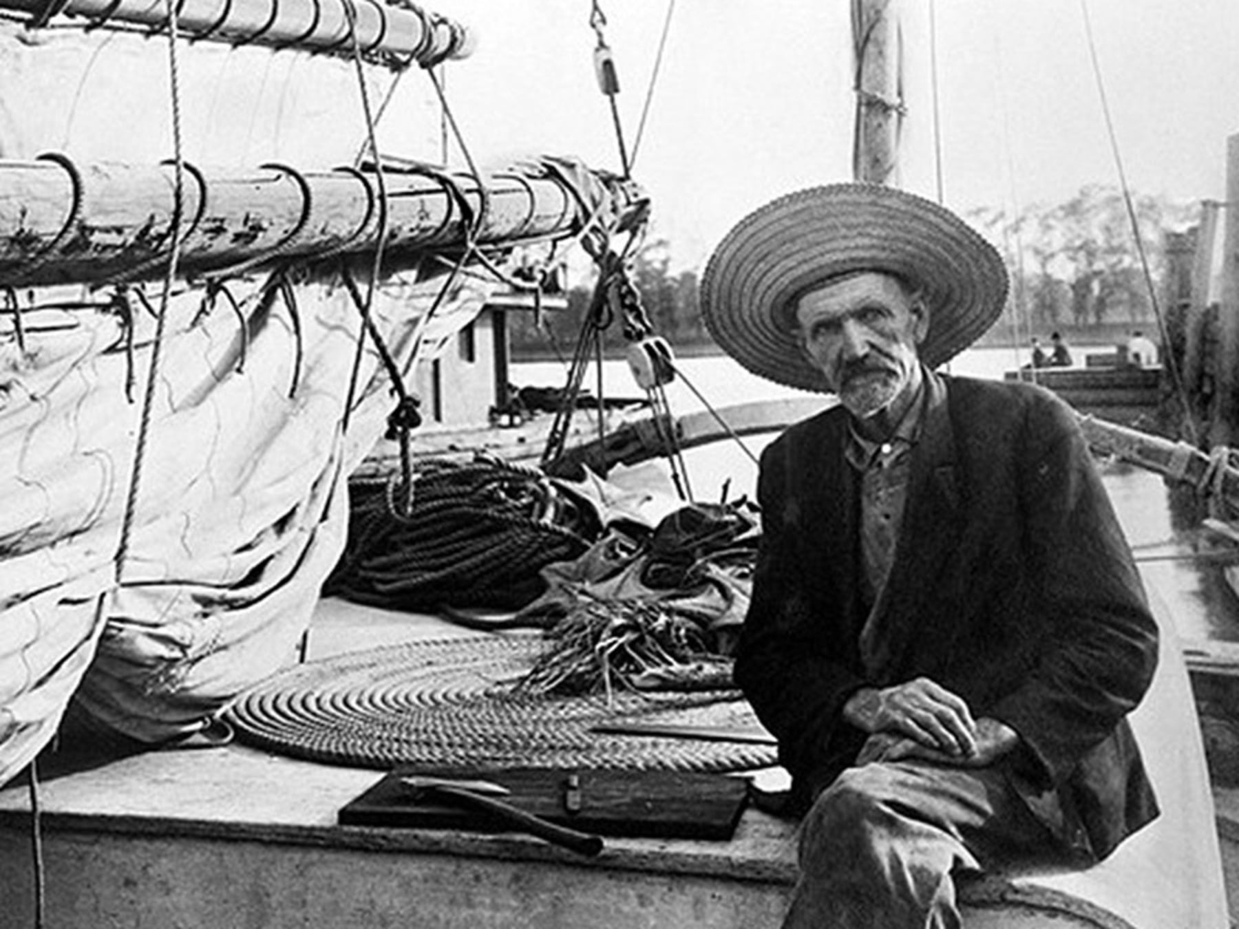 Joshua Slocum, el hombre que le dio la vuelta al mundo solo en un balandro podrío y desapareció sin dejar rastros