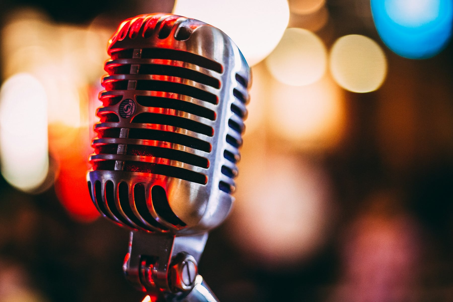 Sony y Warner le declararon la guerra a la IA de Anthropic por las letras de tus canciones favoritas