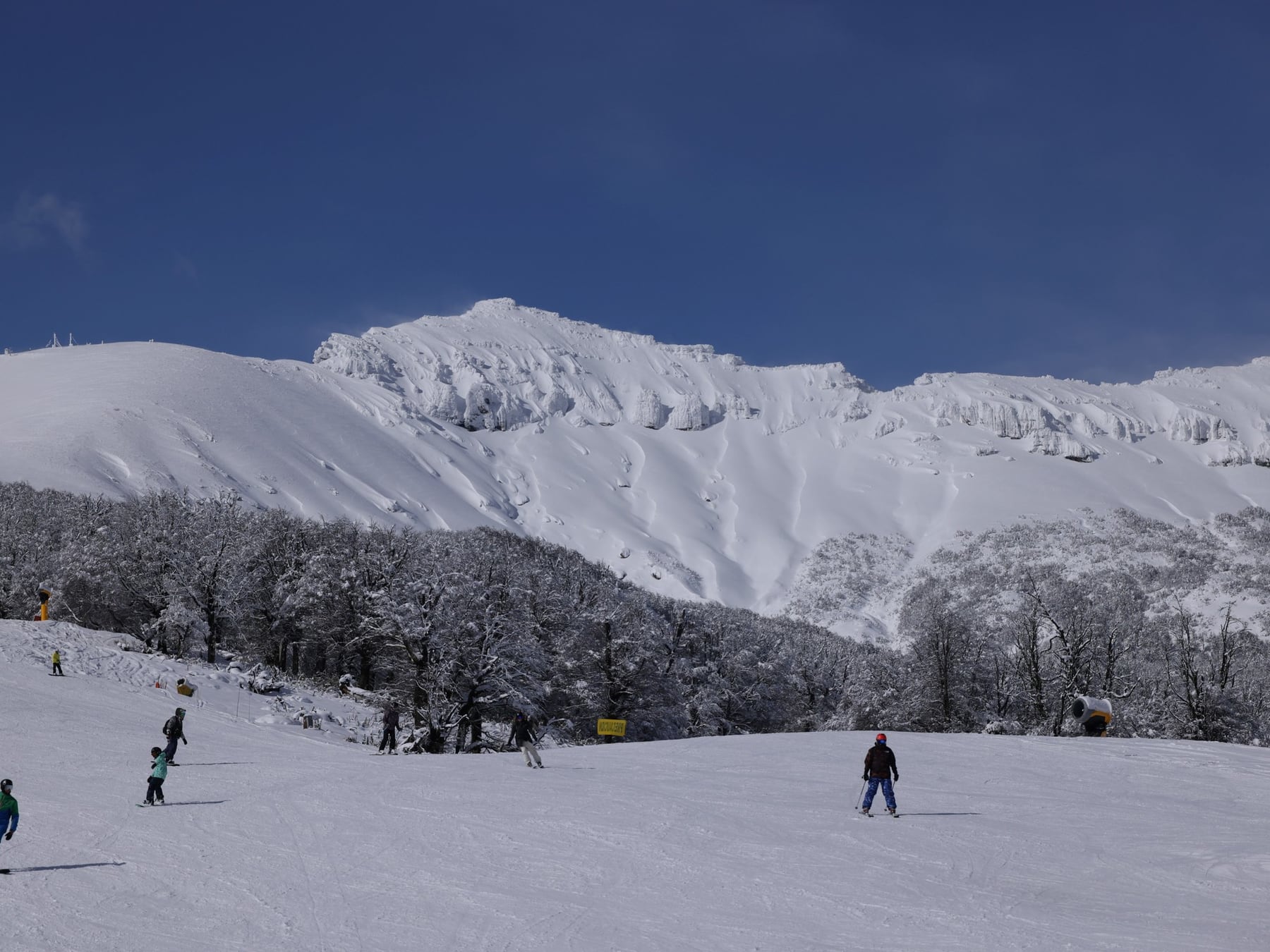 Nieve hasta octubre: la temporada se estira en la Patagonia con tarifas que bajan hasta un veintidós por ciento