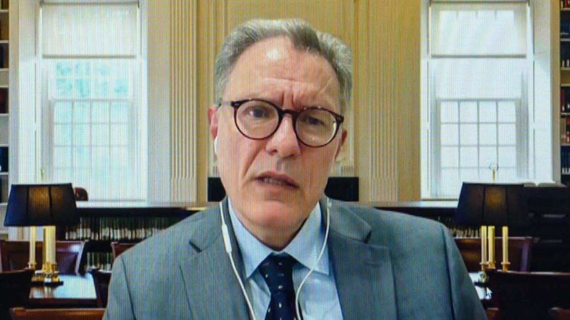 Floridi, el filósofo que le baja el precio a la inteligencia artificial: no piensa, actúa