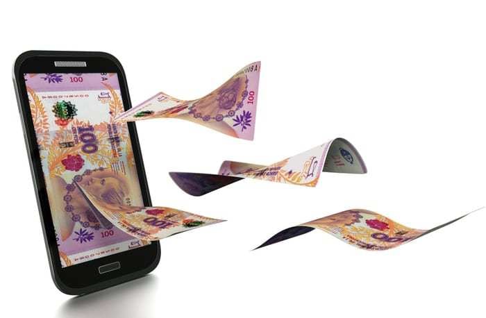 El Banco Central activa un sistema de ojos alertas sobre cada transferencia desde el celular