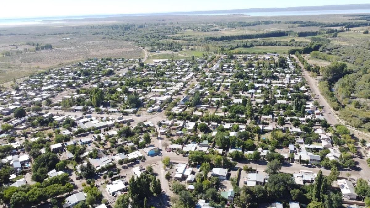 Picún Leufú sale a buscar empresas para terminar con el padecimiento cotidiano de un barrio sin gas ni cloacas