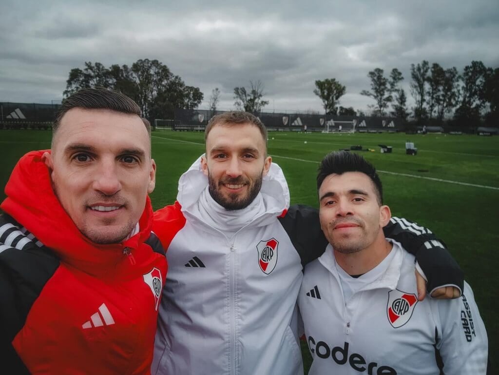 El Galván del Millonario: River goleó a la Lepra mendocina y se prendió arriba