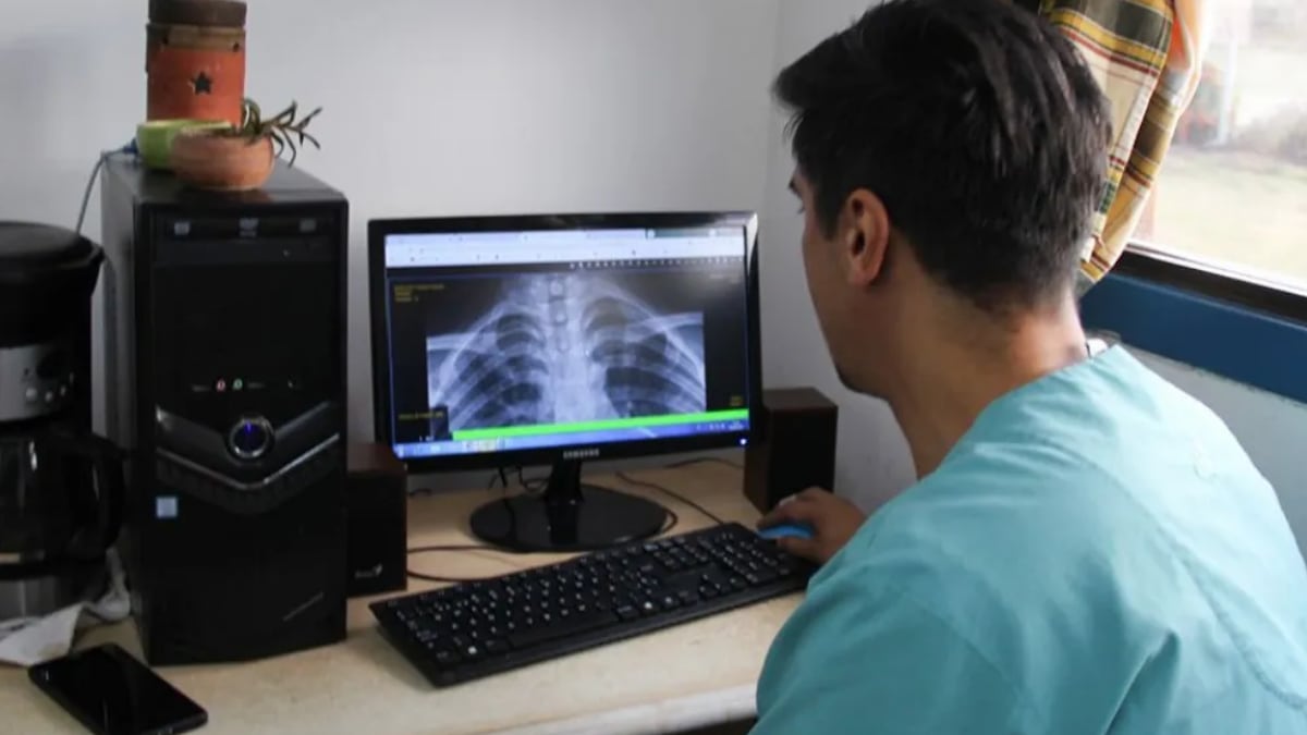 Una guardia que se llenó de aire y de tos: el segundo pico respiratorio que golpea a los más chicos