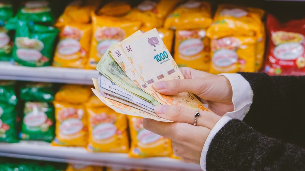 La inflación de agosto perforaría el piso de 2026: las consultoras la ubican entre 1,4% y 1,8%