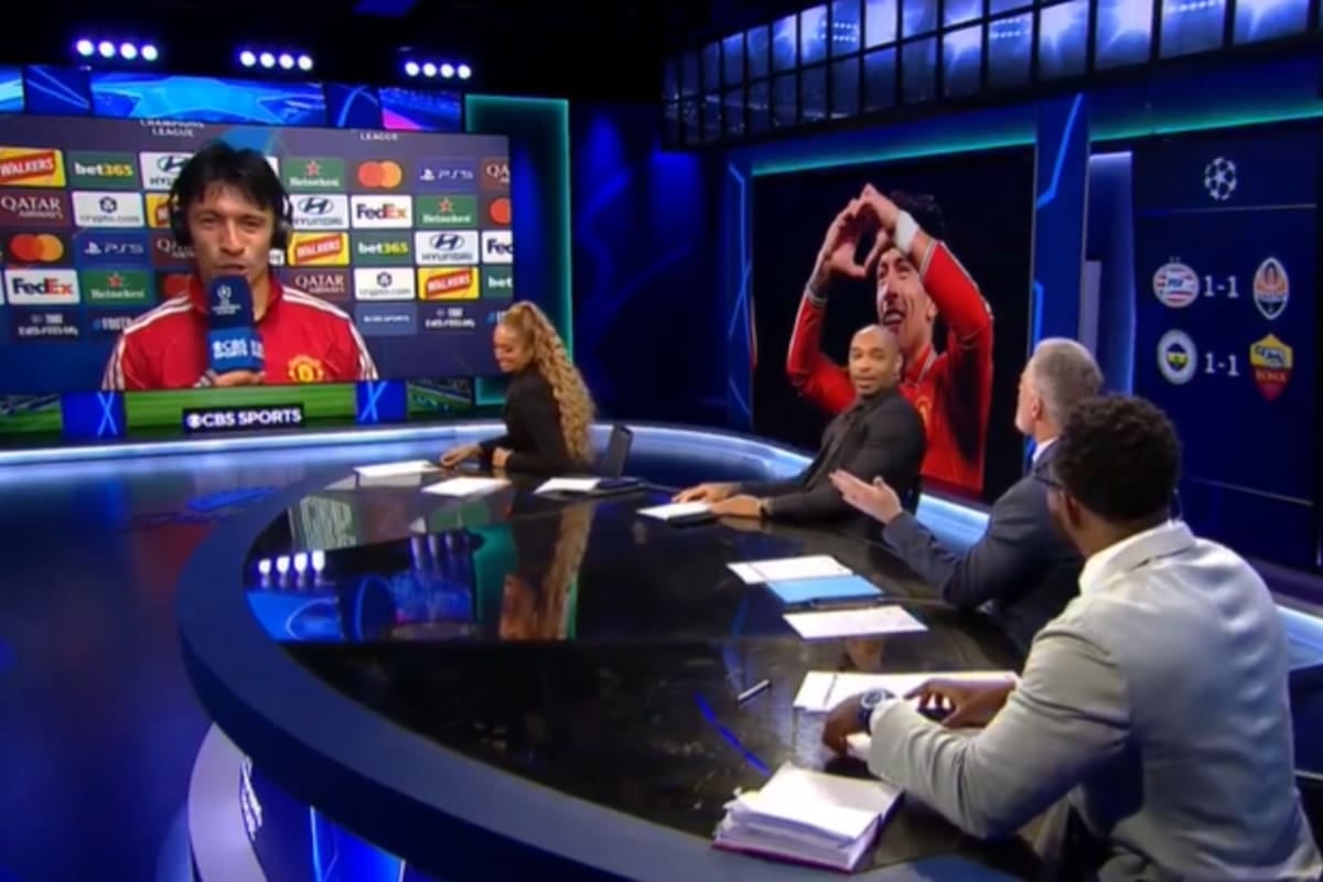 El Cuti cerró la goleada del United en la Champions y le dedicó un guiño al que lo había crucificado