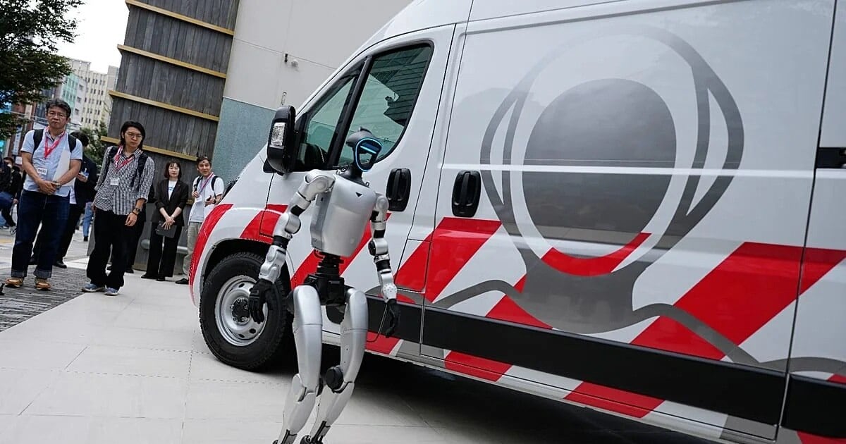 Una ambulancia para robots: Japón inventó la grúa del futuro y suena tan ridículo como útil
