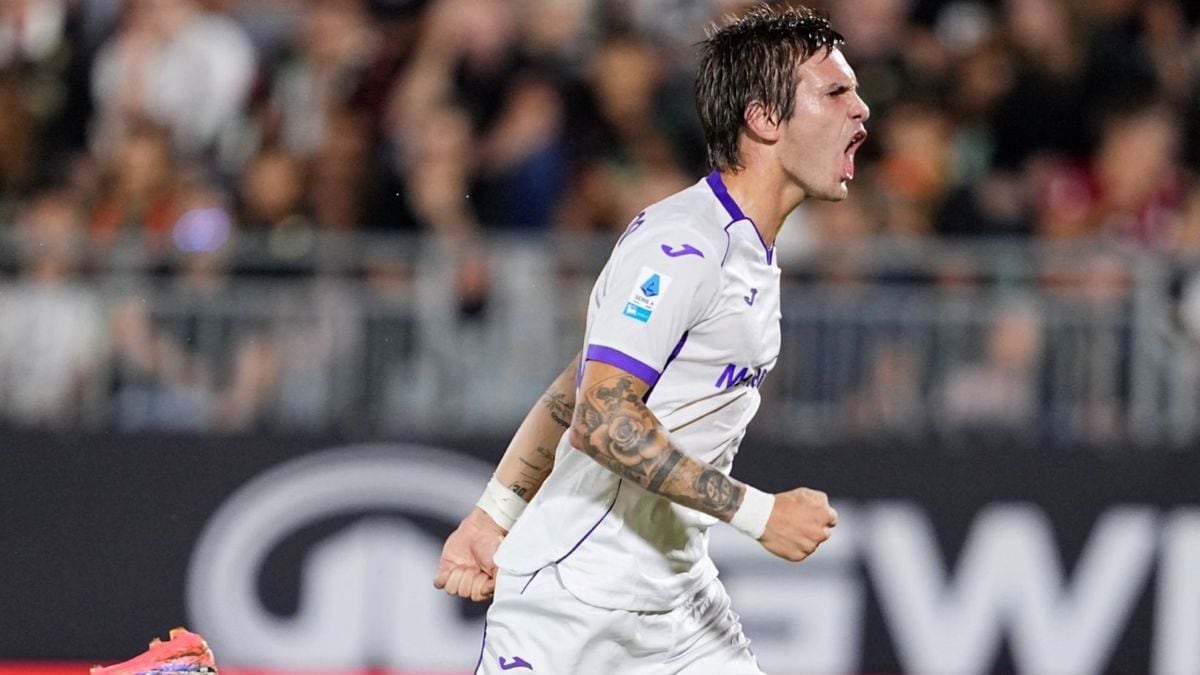 Mastantuono se sacó la mufa de encima con tres goles y le dio aire a la Fiore