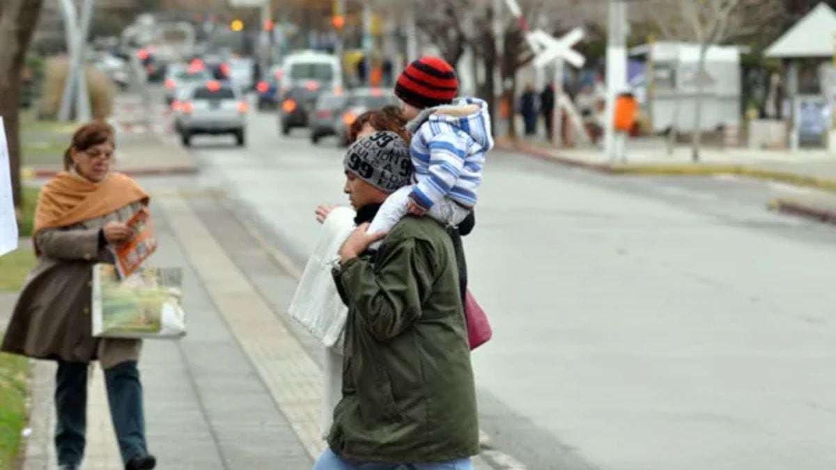 Neuquén vivió una mañana bajo cero y se prepara para una tarde de 21 grados con viento que llegará entrada la noche
