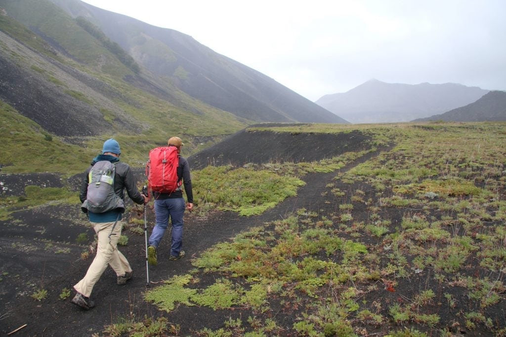 caminar por las entrañas del Malacara, el volcán que dejó de guardar sus secretos en el sur mendocino