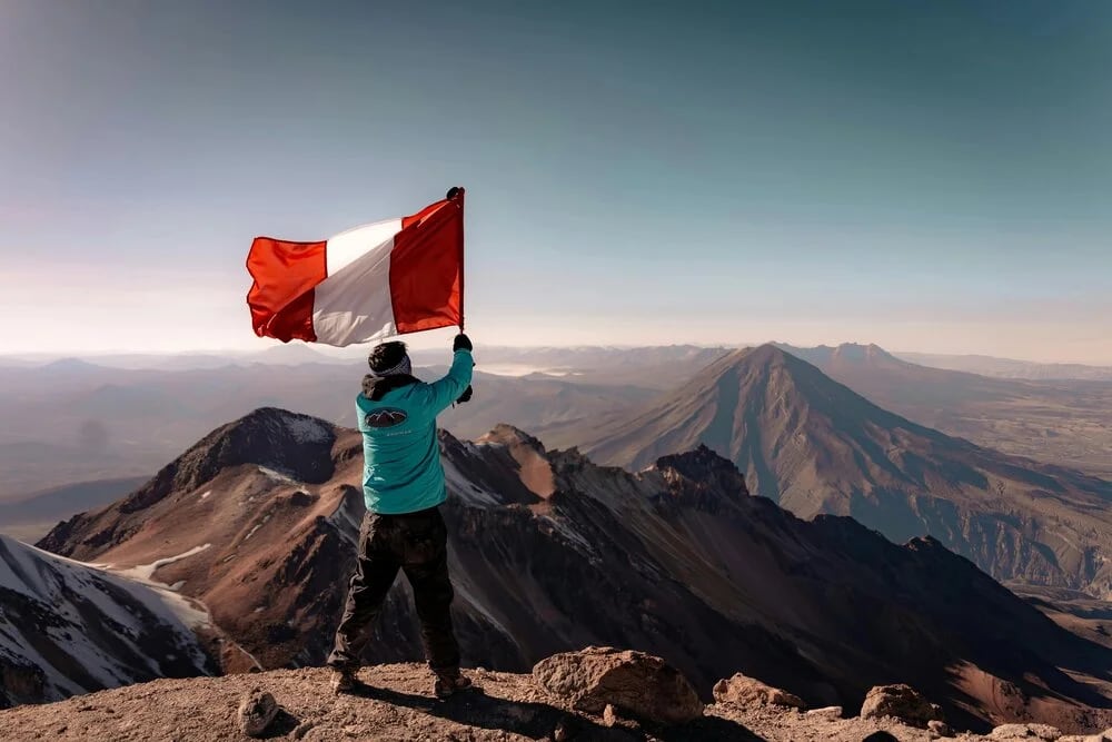 Arequipa, la Ciudad Blanca del sillar: cómo armar un recorrido entre volcanes, templos coloniales y terrazas incas