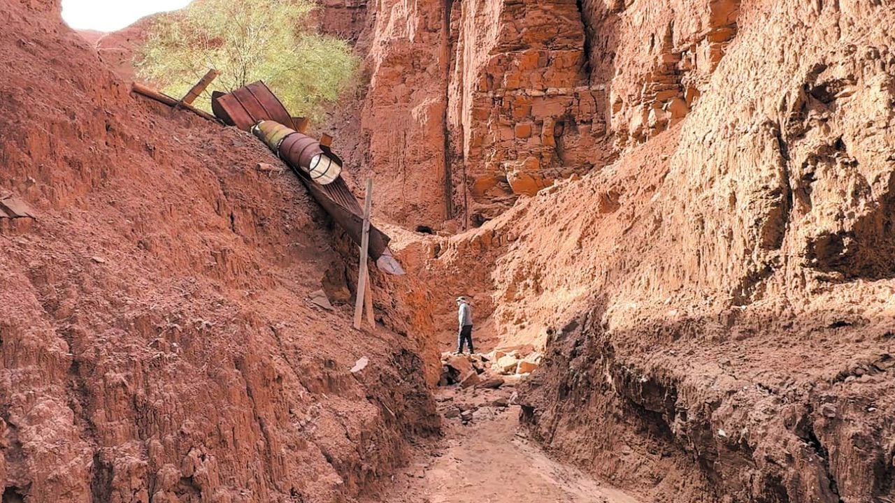 Una travesía 4x4 hasta la mina conocida como Virginia II: ripio, río seco y huellas que se bifurcan