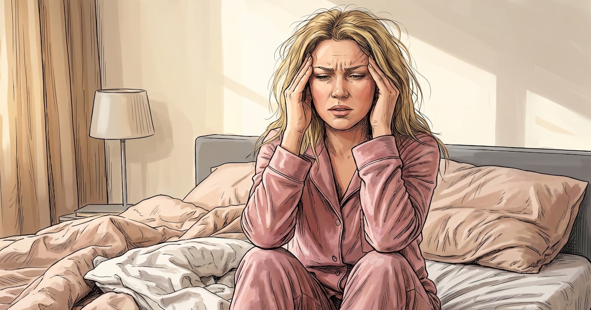 Dormir mal y vivir con migraña: cuando el descanso se convierte en una pista clínica que los médicos empiezan a mirar de cerca