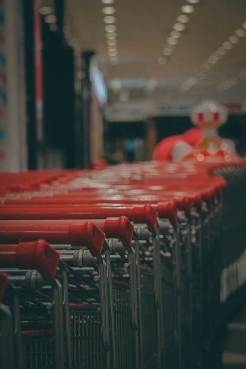 Supermercados y shoppings pueden bajar la persiana el lunes 28 por el Día del Empleado de Comercio