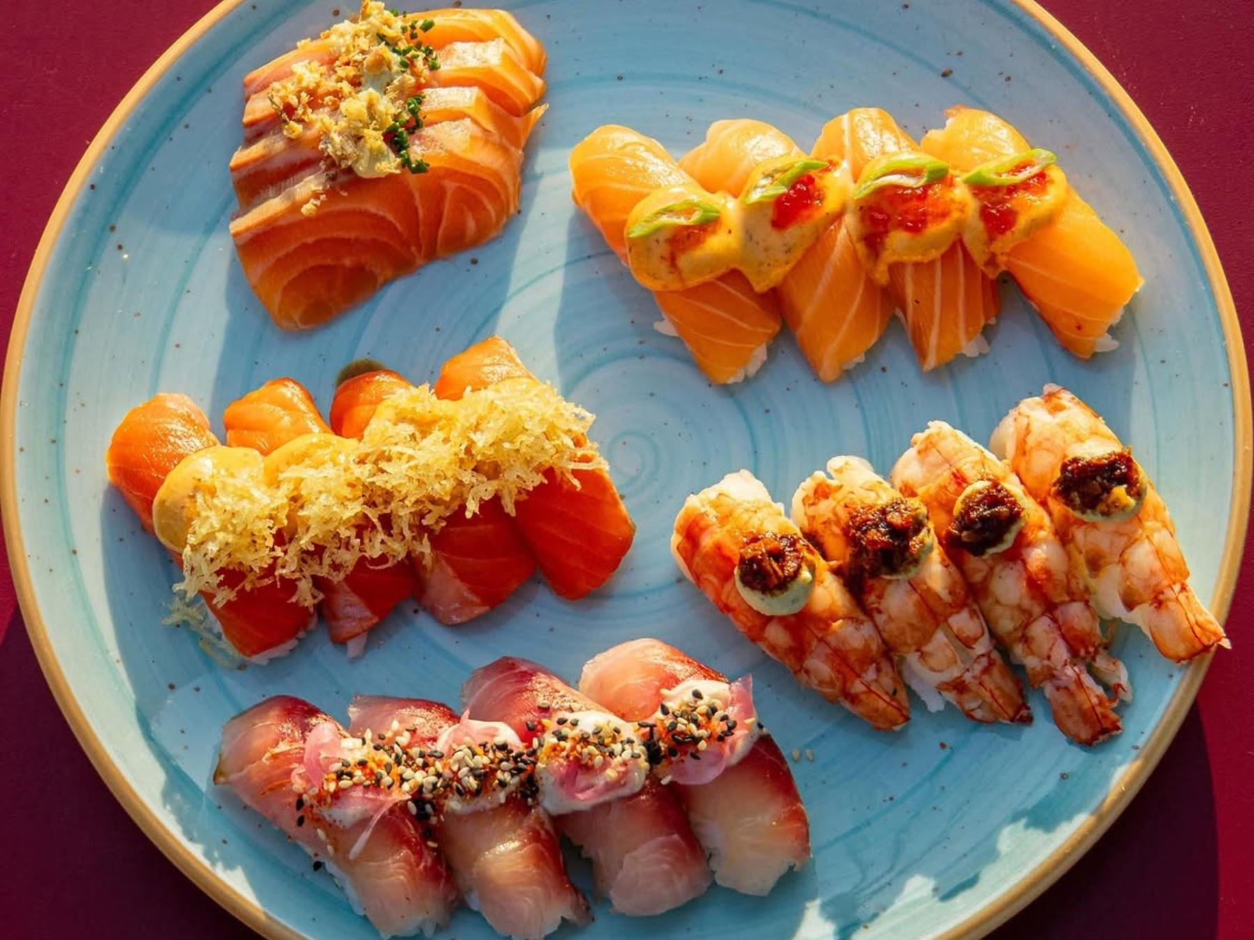 Ikebana: una izakaya en Palermo Soho donde el sushi de fusión convive con ramen, gyozas y cocina de autor
