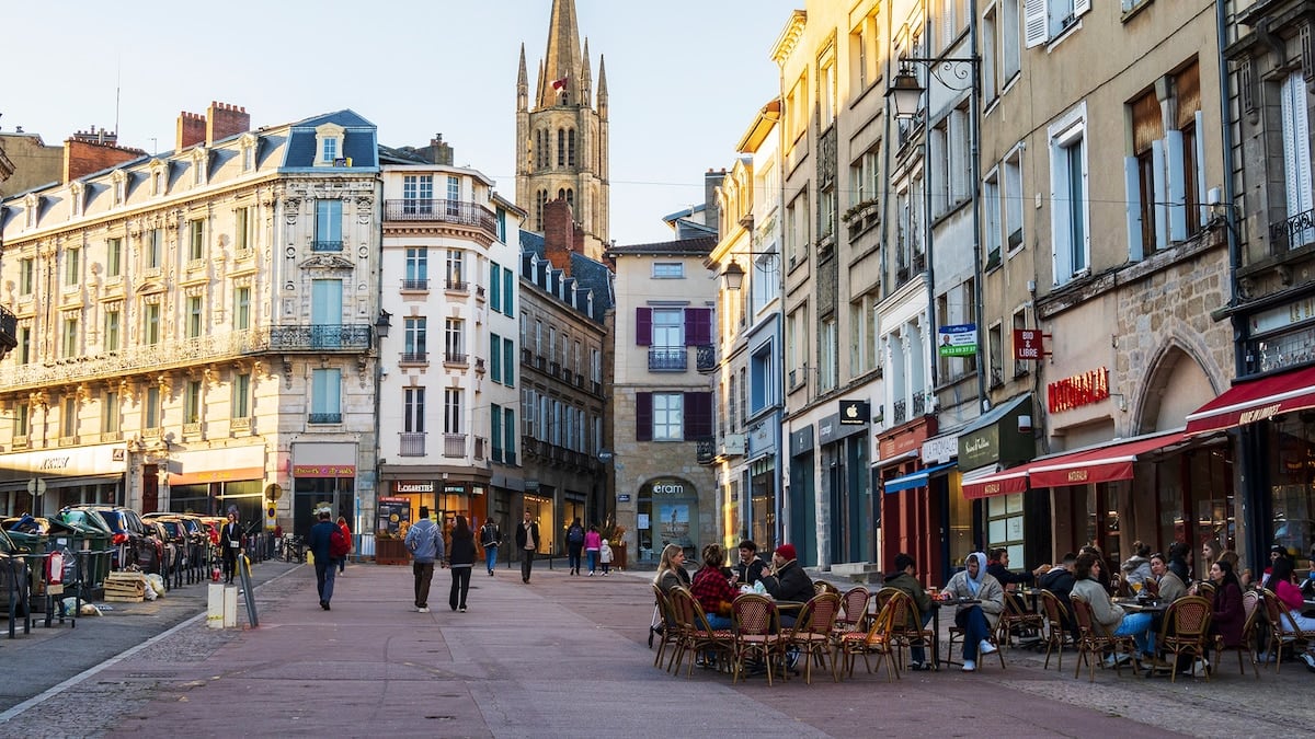 Un recorrido por Limoges, la ciudad francesa del esmalte y la porcelana que combina museos, talleres y compras de fábrica