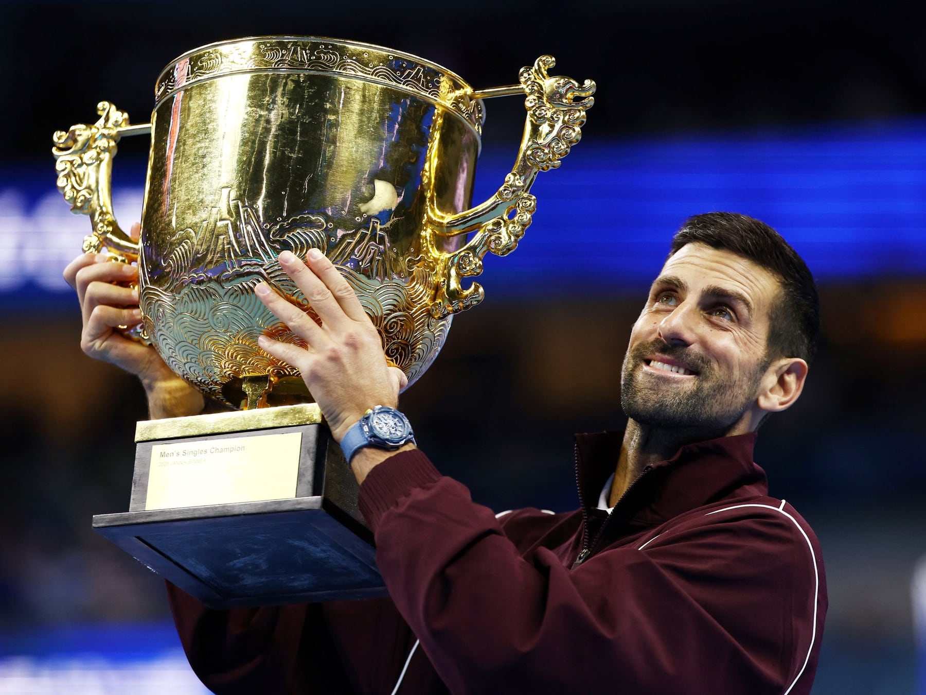 Nole a un paso del cielo: Djokovic acaricia los 103 títulos de Federer tras otra corona en Pekín