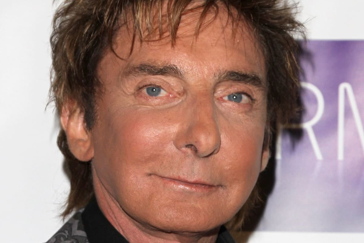 Manilow vuelve a parar: una bronquitis lo bajó del escenario en Las Vegas y ya es la cuarta suspensión del año