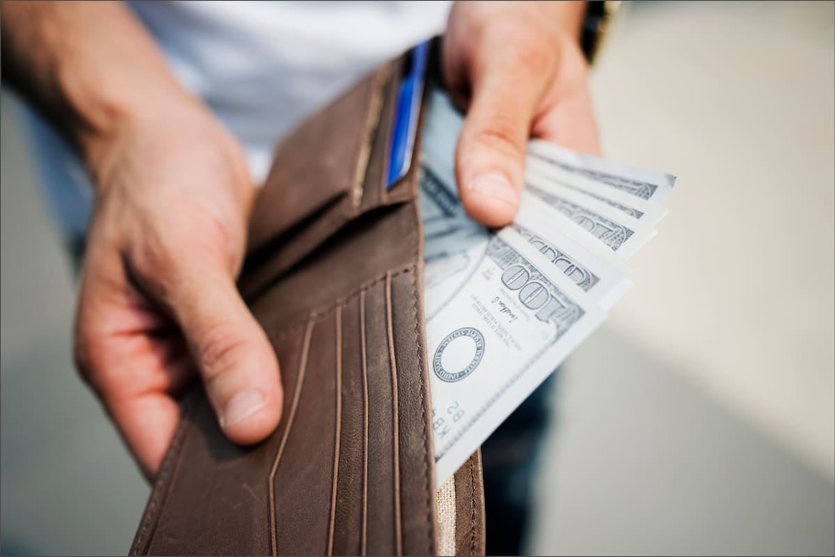 El mercado cambiario cerró la semana con el oficial y el blue alineados en una franja de estabilidad