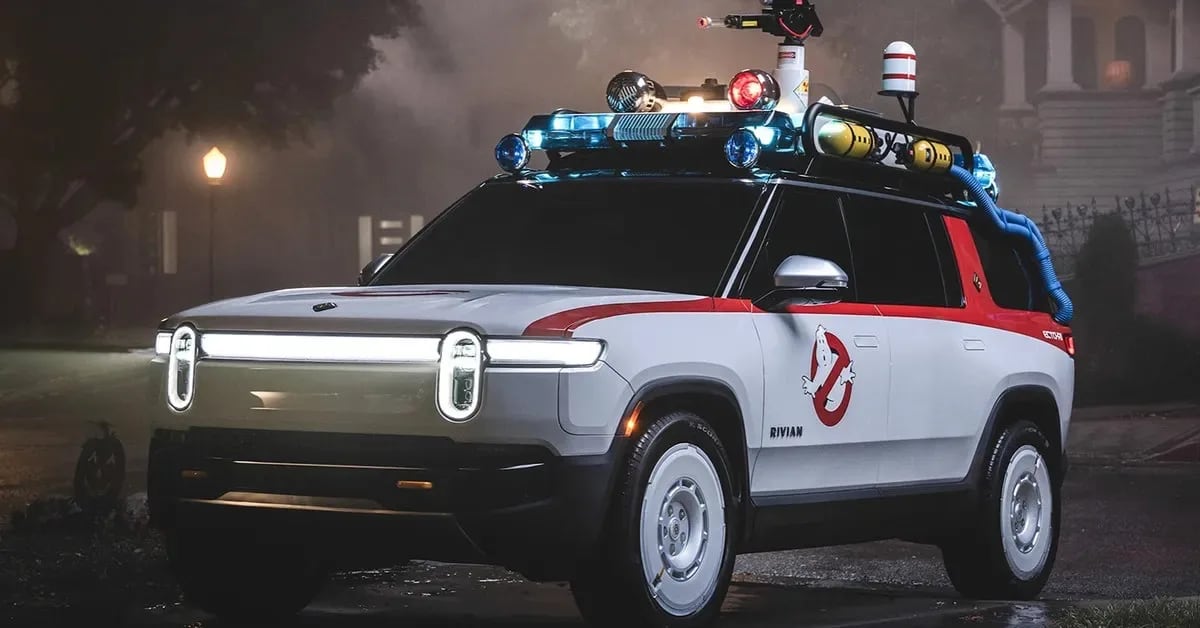 Bill Murray se calza otra vez el traje del doctor Venkman, ahora al volante de una camioneta eléctrica made in USA
