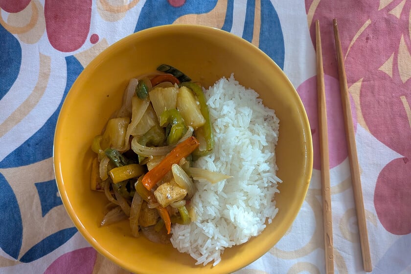 Salteado agridulce con tofu y piña: la versión vegana de un clásico de la cocina china