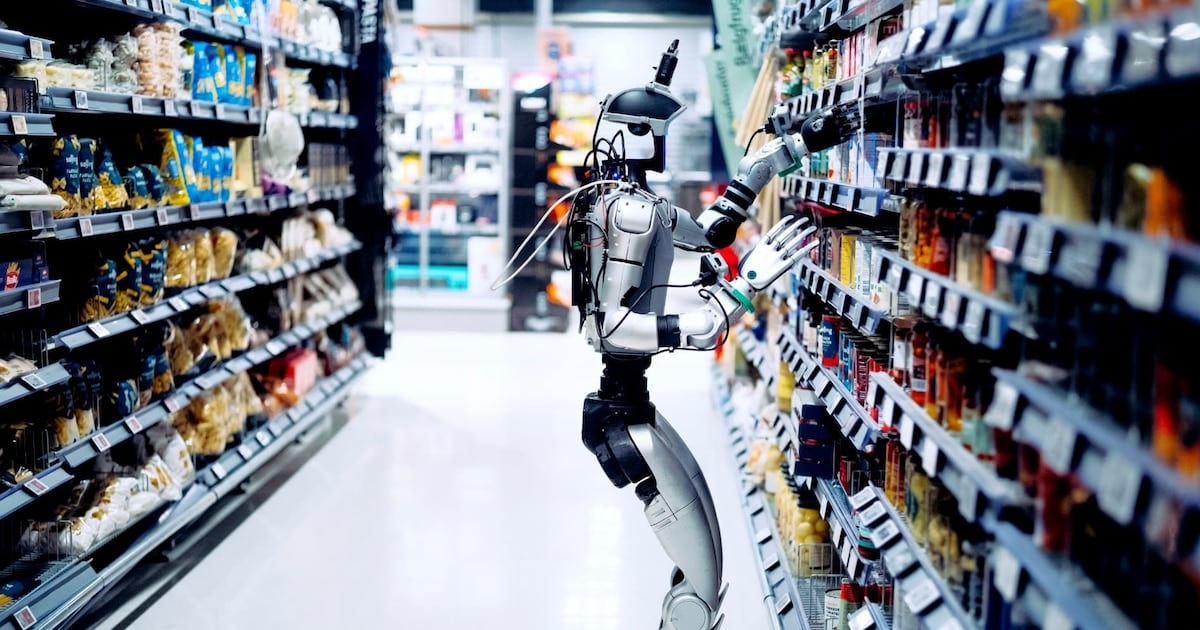 Robots que reponen góndolas de madrugada: la experiencia danesa que puede copiar media Europa