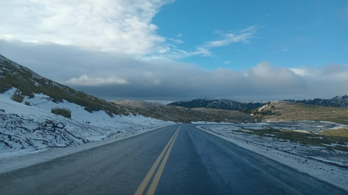 La cordillera neuquina amanece con los dos pasos a Chile habilitados: cadenas sí o sí, y paciencia al volante