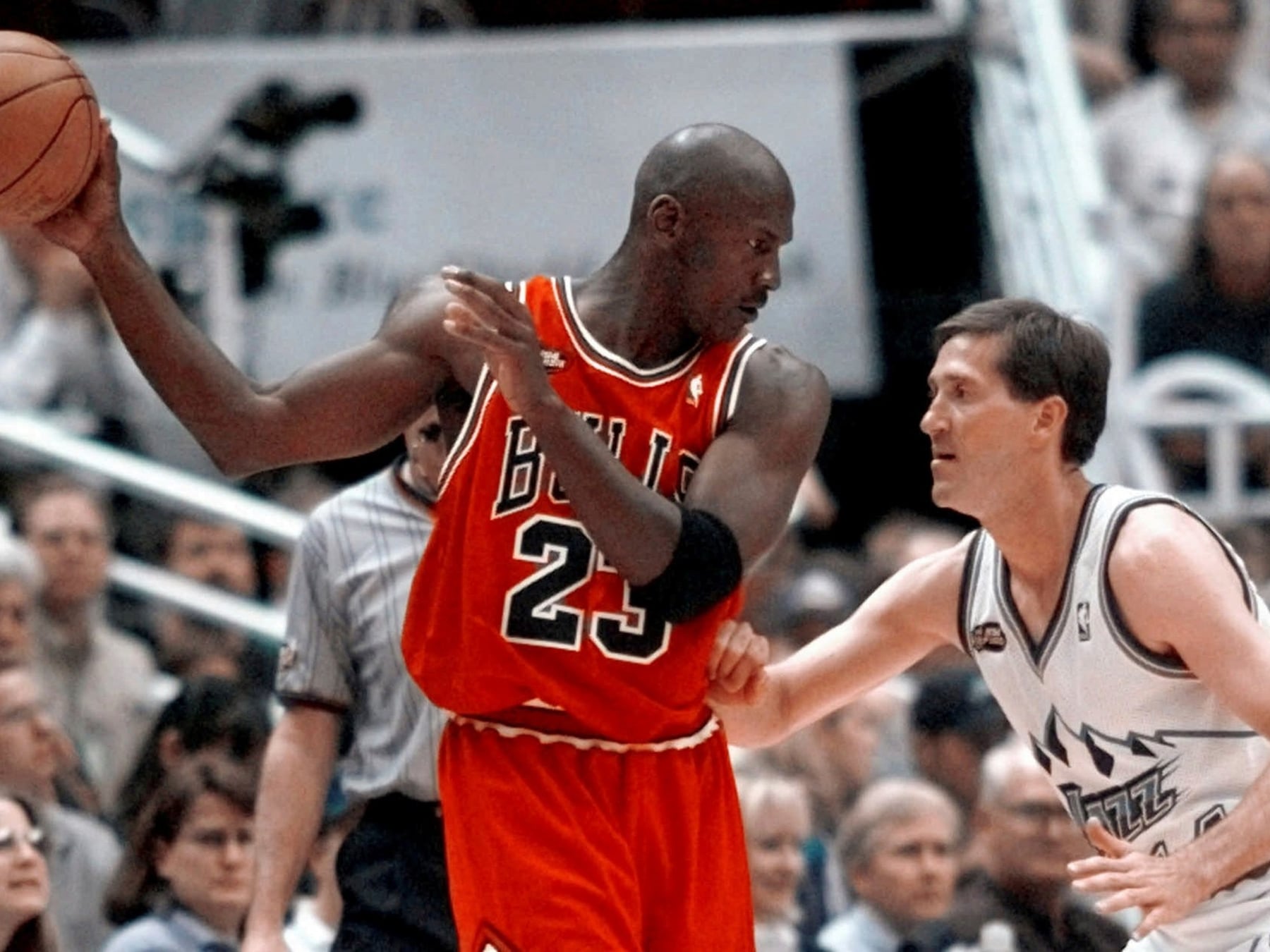 La camiseta del 23 más cara de la historia: un magnate de Miami se llevó una reliquia de Jordan en 14 palos verdes