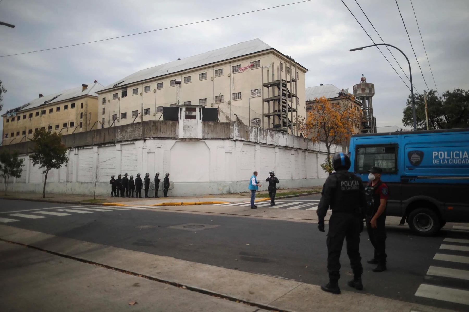 Vaciamiento de Devoto: más de 1.050 internos ya fueron derivados a Marcos Paz en medio de reclamos por pertenencias
