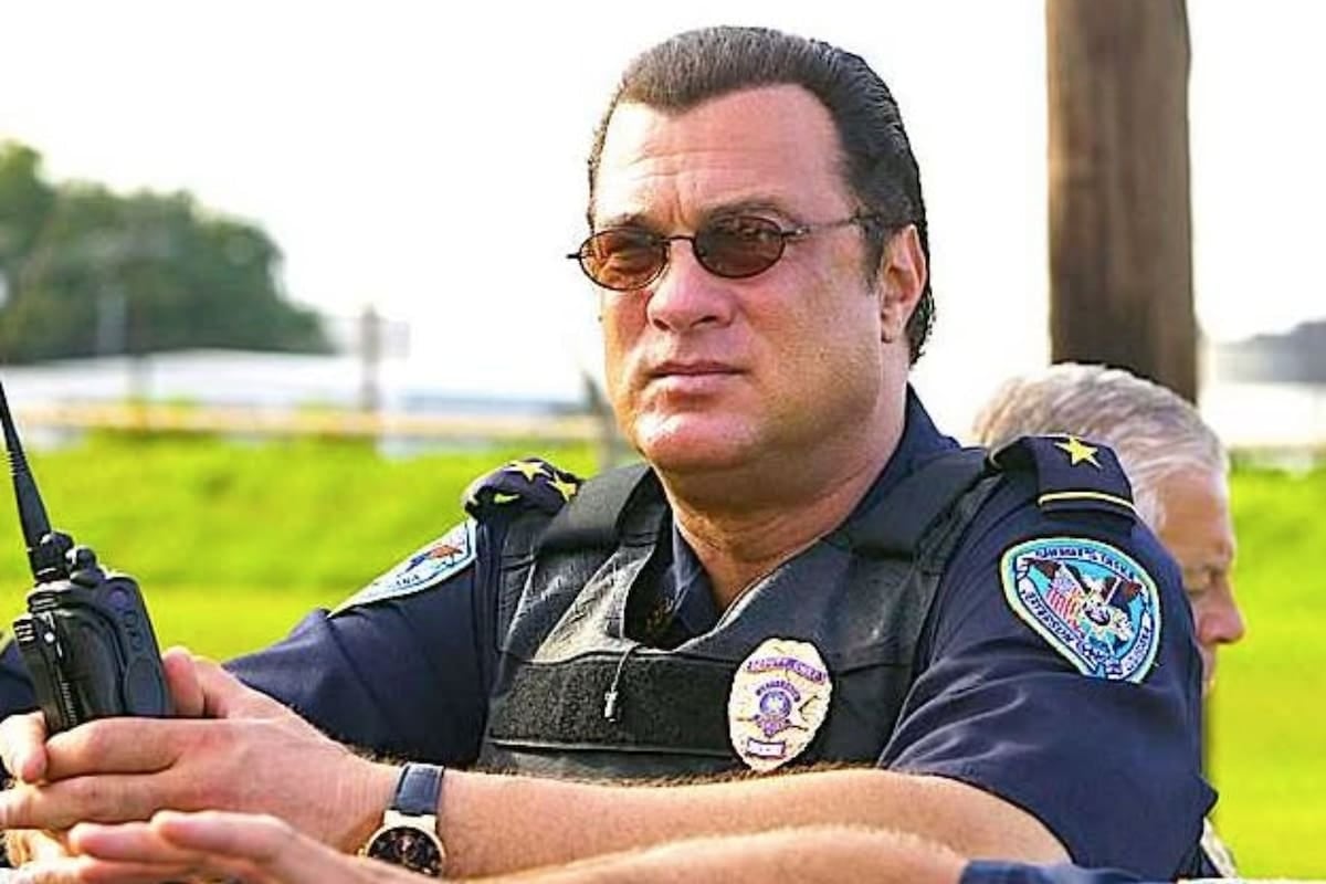 Steven Seagal se calzó la placa en un condado de Texas y dejó atrás las luces de Hollywood