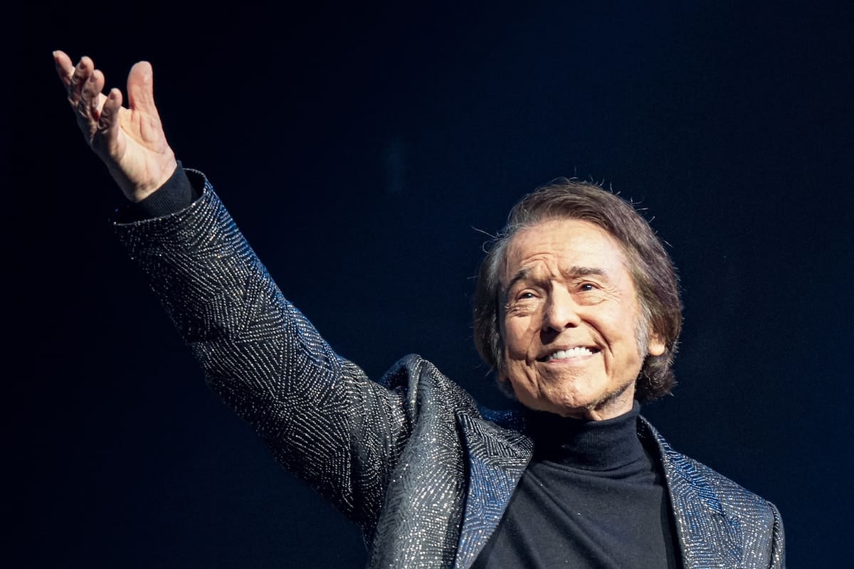 Raphael vuelve al Gran Rex con seis décadas de canciones bajo el brazo y una serie que revive su historia