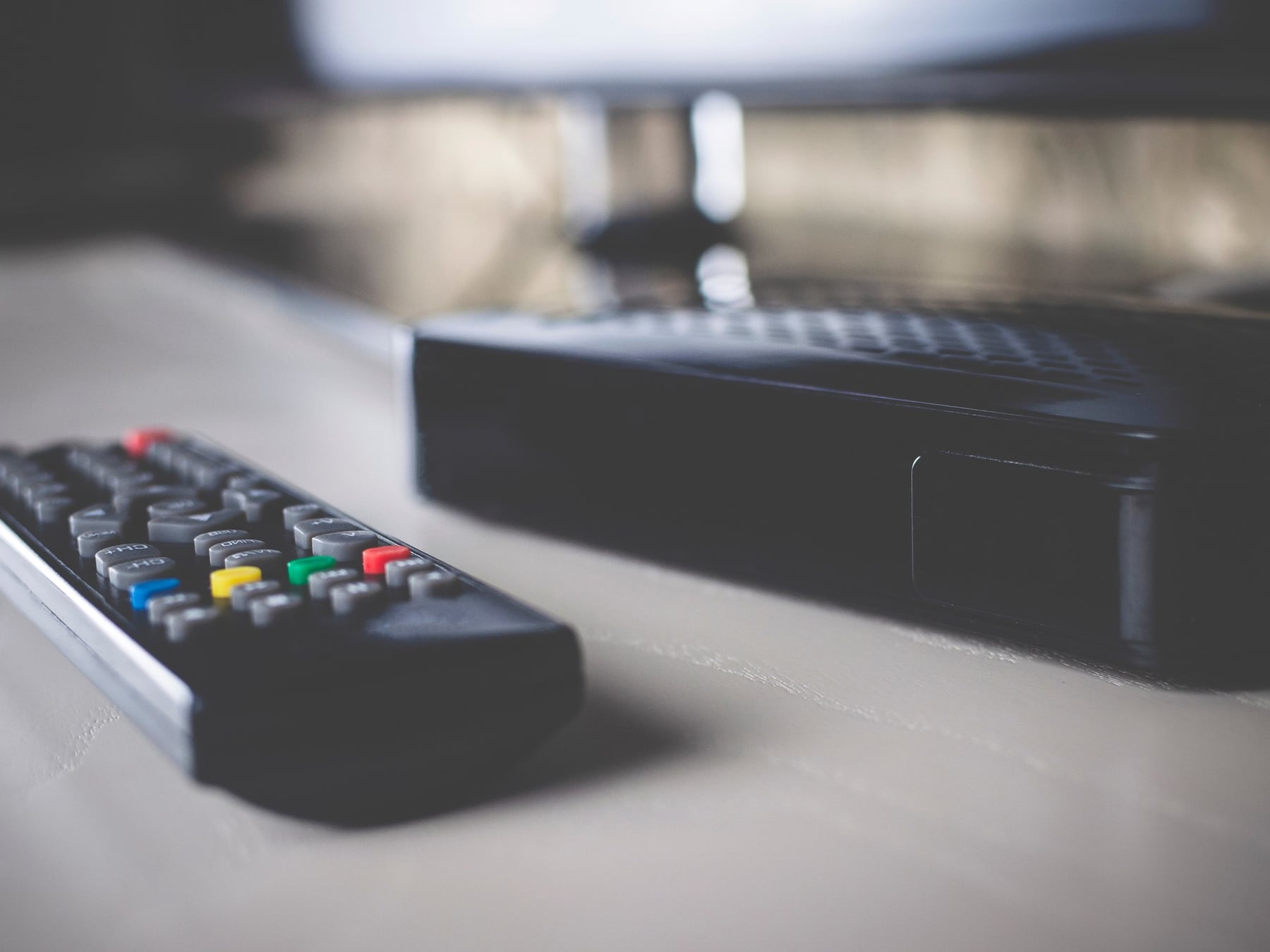 Esa TV box barata que compraste en la feria puede estar trabajando para un hacker mientras ves series