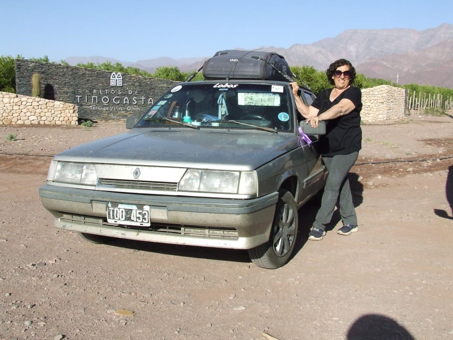A los 63, con un auto convertido en casa: la historia de Delia, la viajera solitaria de Lobos que recorre el norte argentino