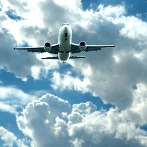 Argentina sigue al frente de la presión impositiva sobre los pasajes aéreos en América Latina, aunque con una baja sensible desde 2022