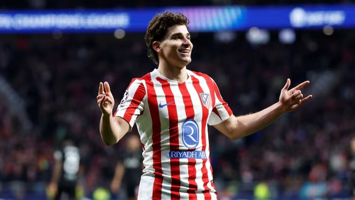 Julián Álvarez destapó su promedio y puso al Atlético a dos puntos del Barcelona